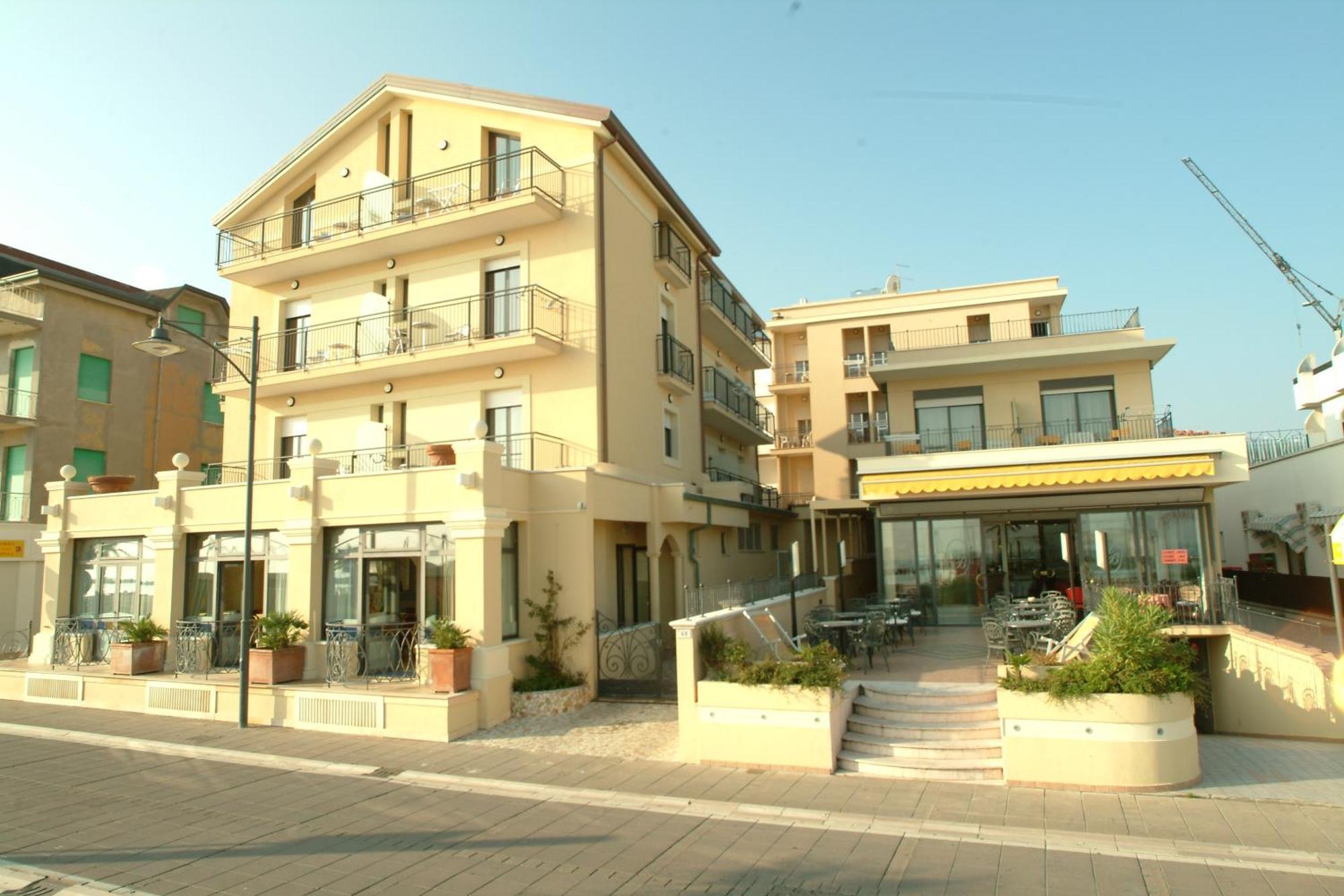 Hotel Bridge Bellaria-Igea Marina Buitenkant foto