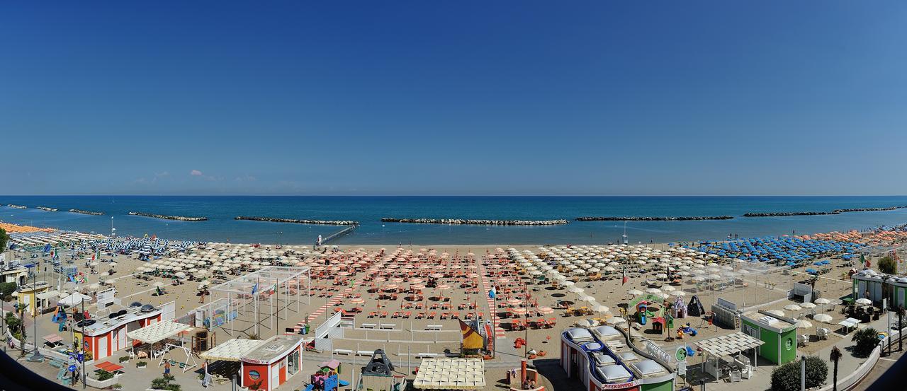 Hotel Bridge Bellaria-Igea Marina Buitenkant foto