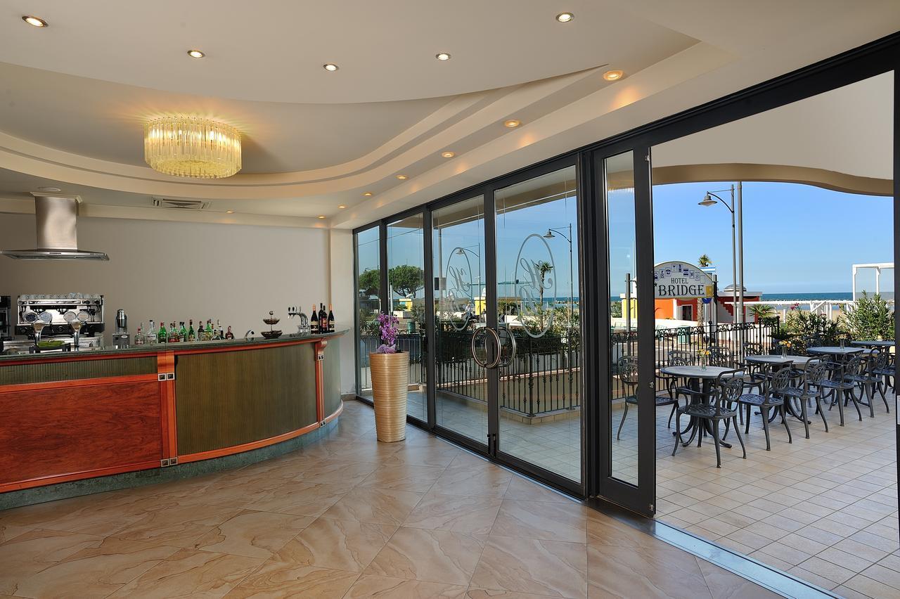 Hotel Bridge Bellaria-Igea Marina Buitenkant foto