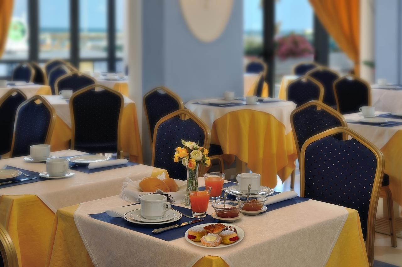 Hotel Bridge Bellaria-Igea Marina Buitenkant foto