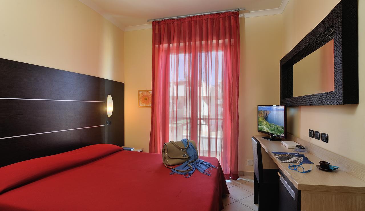 Hotel Bridge Bellaria-Igea Marina Buitenkant foto